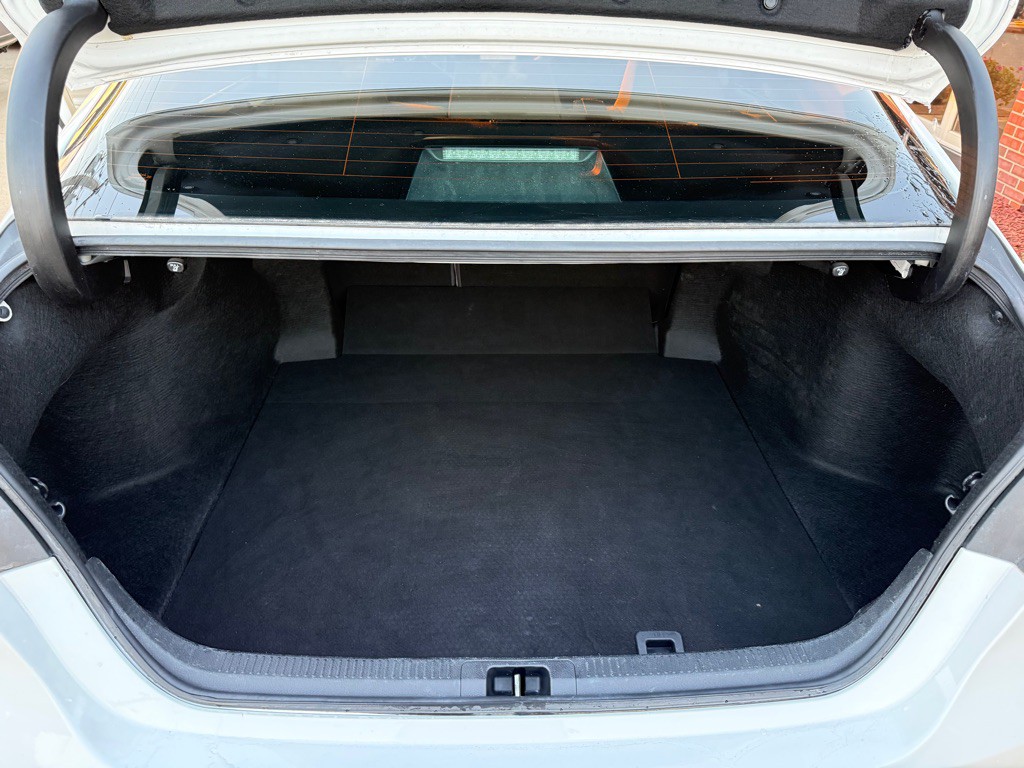 2019 Toyota Camry Image 17