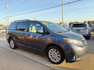 Image for 2015 Toyota Sienna XLE ID: 7689756