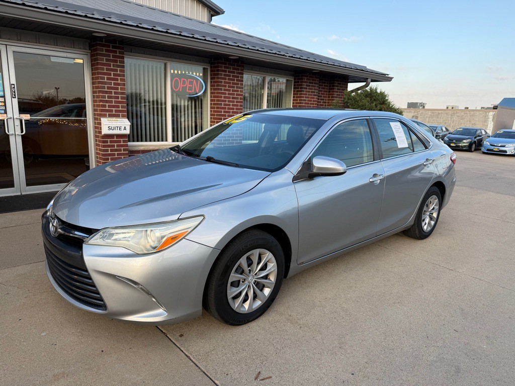 2015 Toyota Camry Image 3