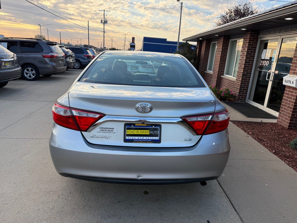 2015 Toyota Camry Image 6