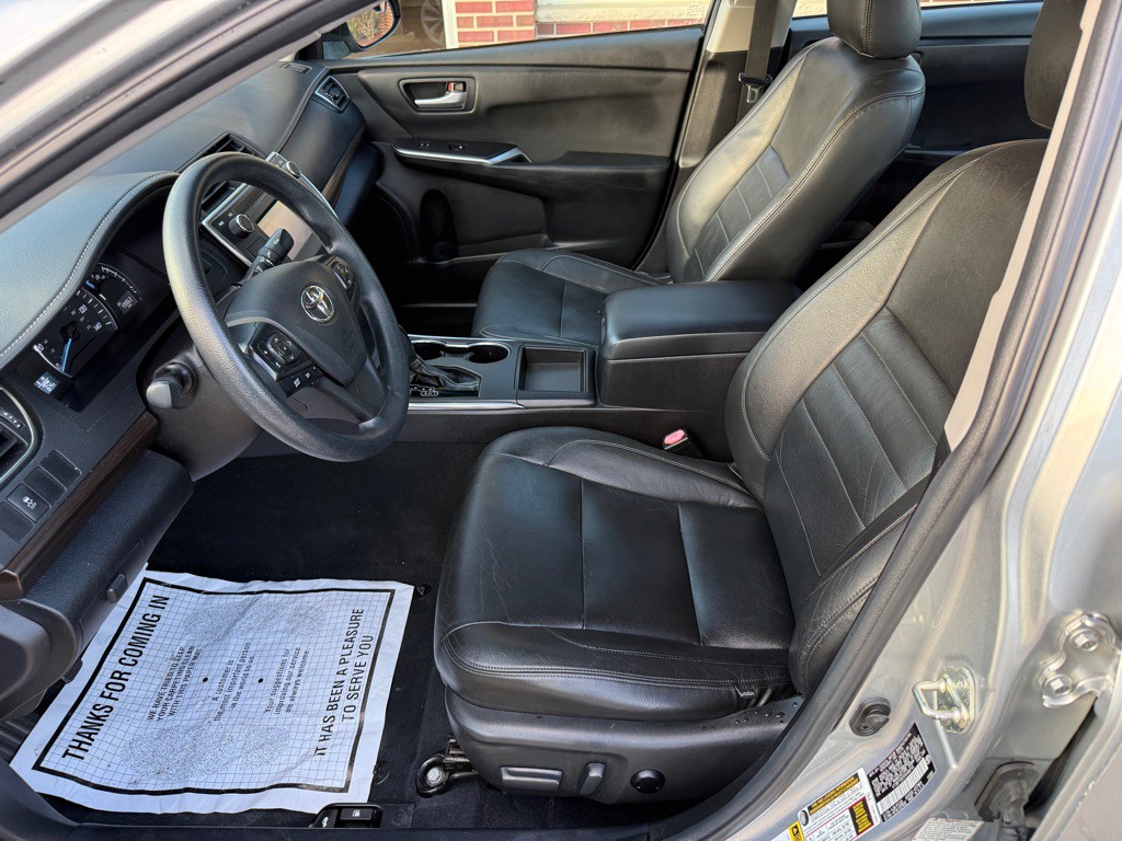 2015 Toyota Camry Image 9