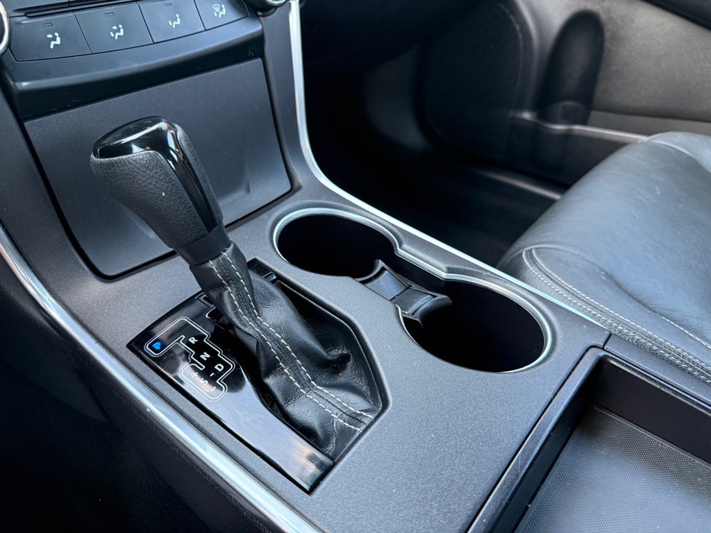 2015 Toyota Camry Image 15