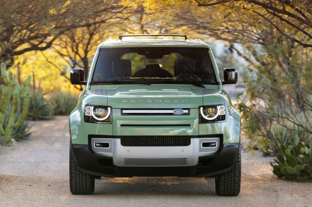 2023 Land Rover Defender Image 13