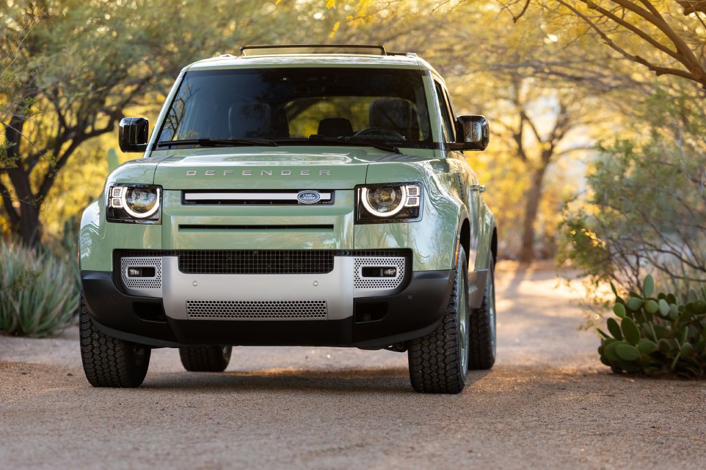 2023 Land Rover Defender Image 14