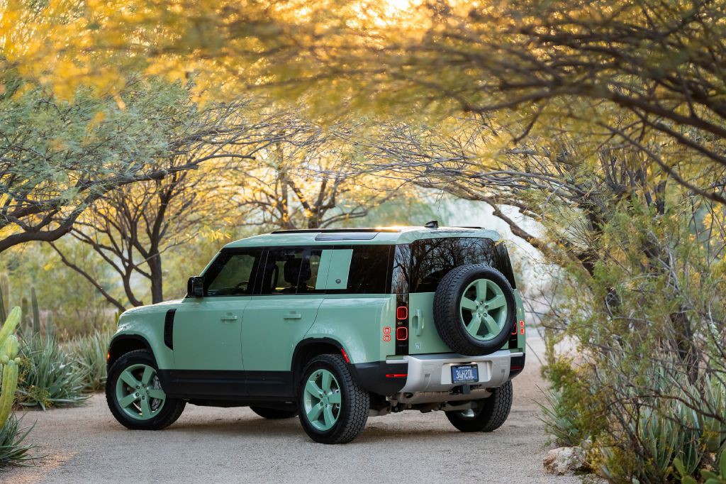 2023 Land Rover Defender Image 26