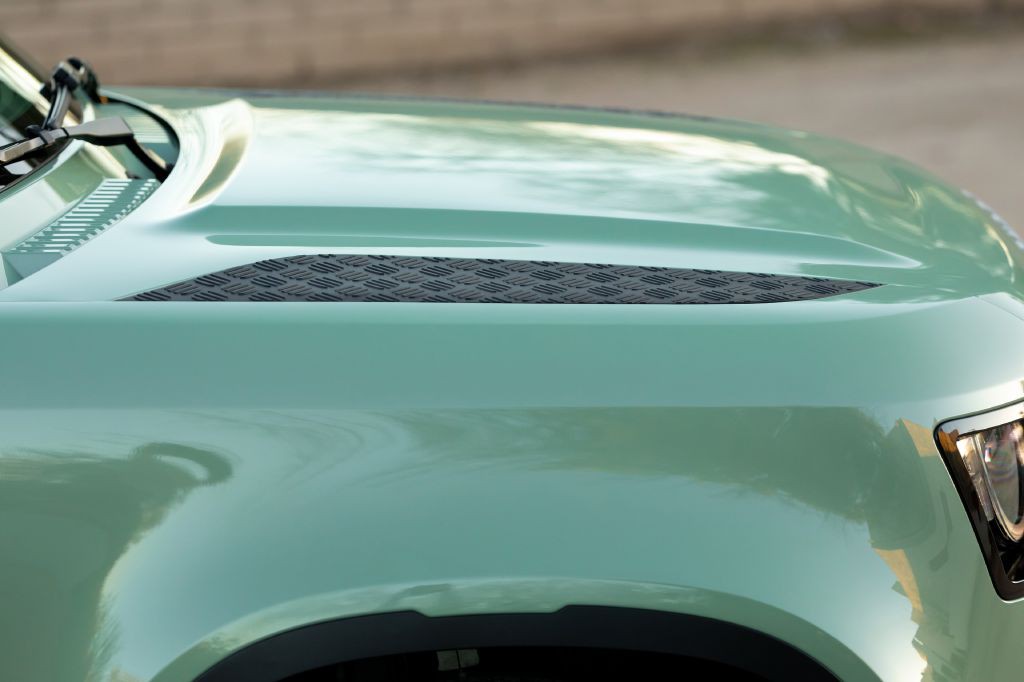 2023 Land Rover Defender Image 27