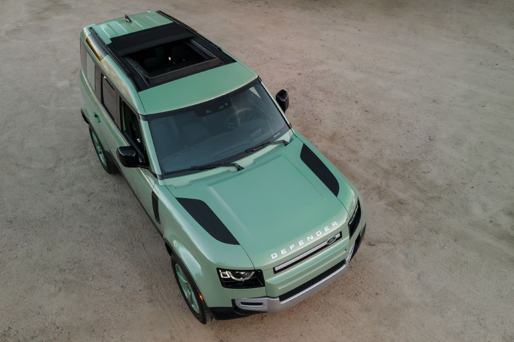2023 Land Rover Defender Image 33