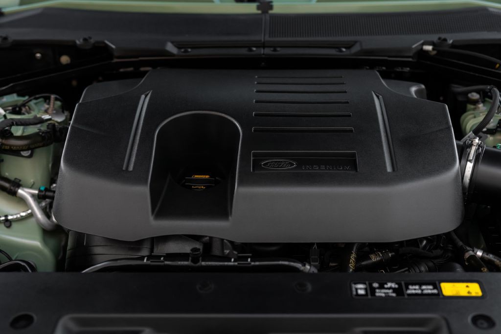 2023 Land Rover Defender Image 47