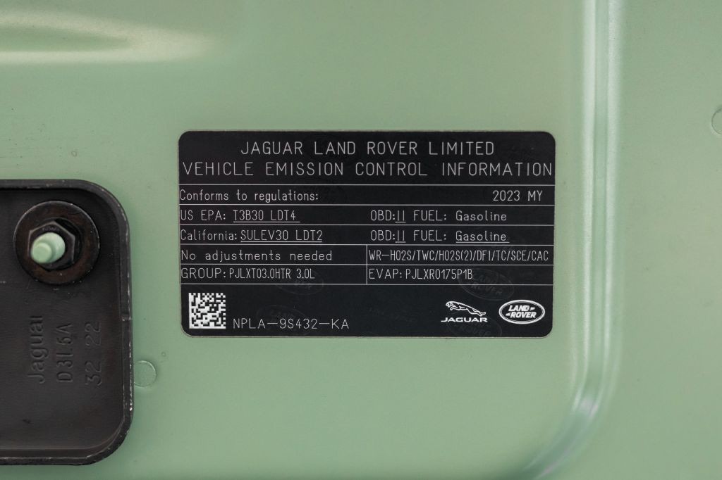 2023 Land Rover Defender Image 51
