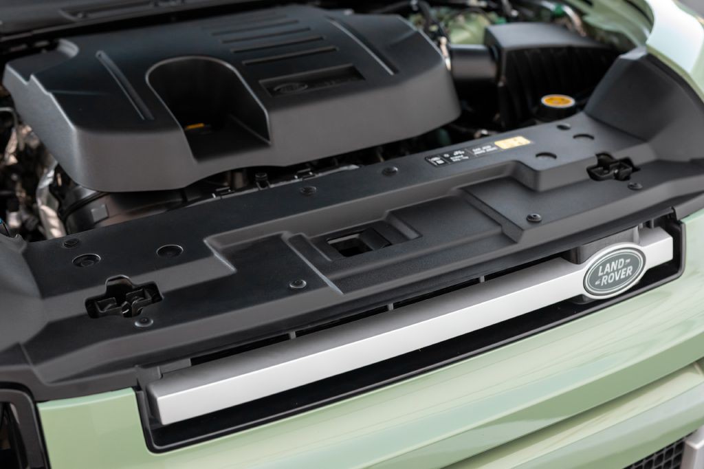 2023 Land Rover Defender Image 55