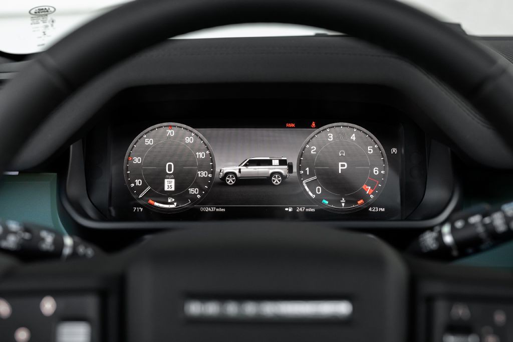 2023 Land Rover Defender Image 66
