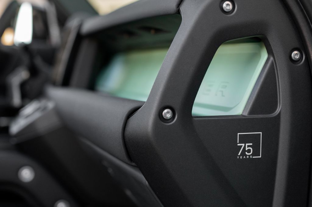 2023 Land Rover Defender Image 75