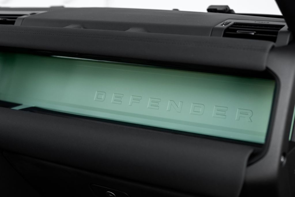 2023 Land Rover Defender Image 77