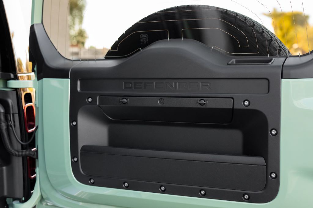 2023 Land Rover Defender Image 87