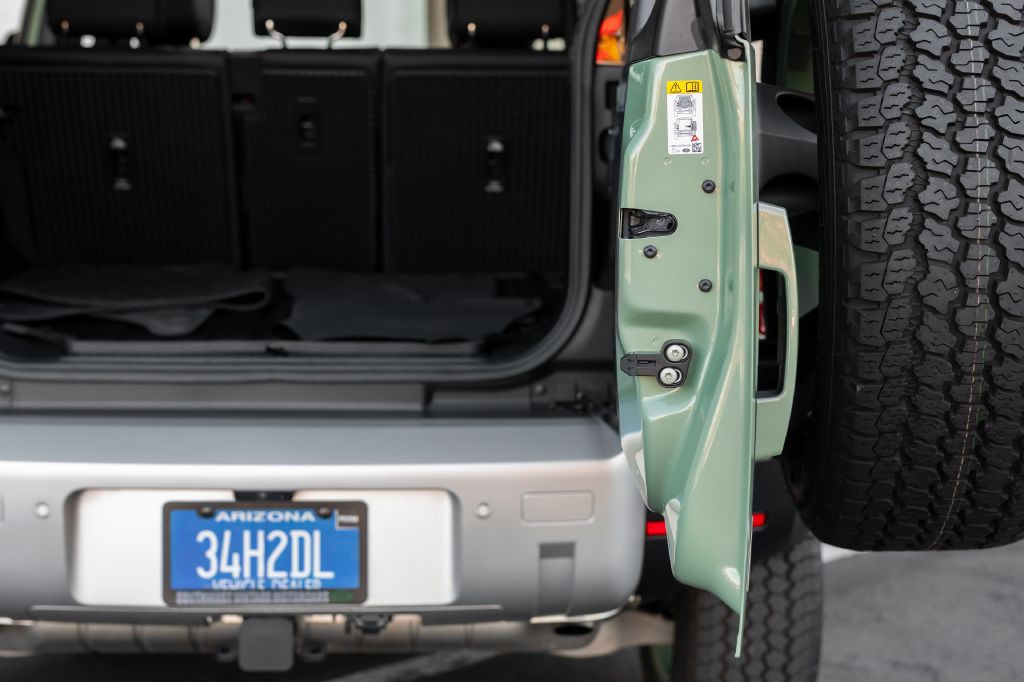 2023 Land Rover Defender Image 88