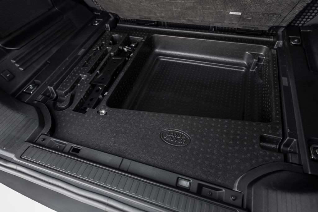 2023 Land Rover Defender Image 98