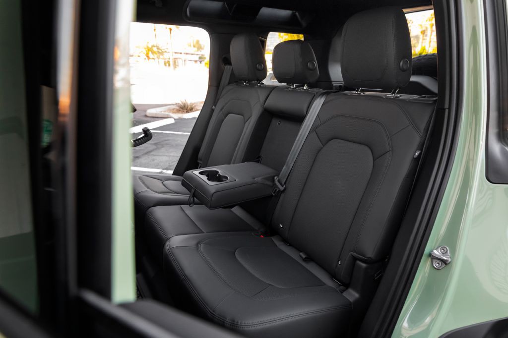 2023 Land Rover Defender Image 111