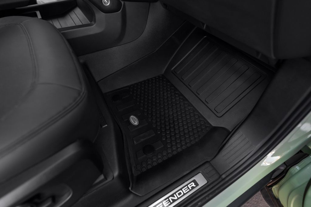 2023 Land Rover Defender Image 114