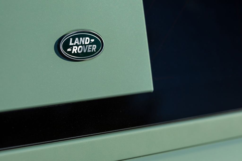 2023 Land Rover Defender Image 130
