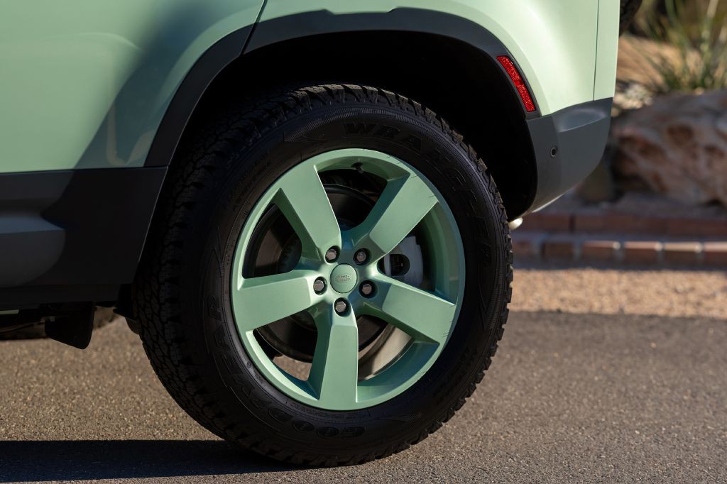2023 Land Rover Defender Image 134