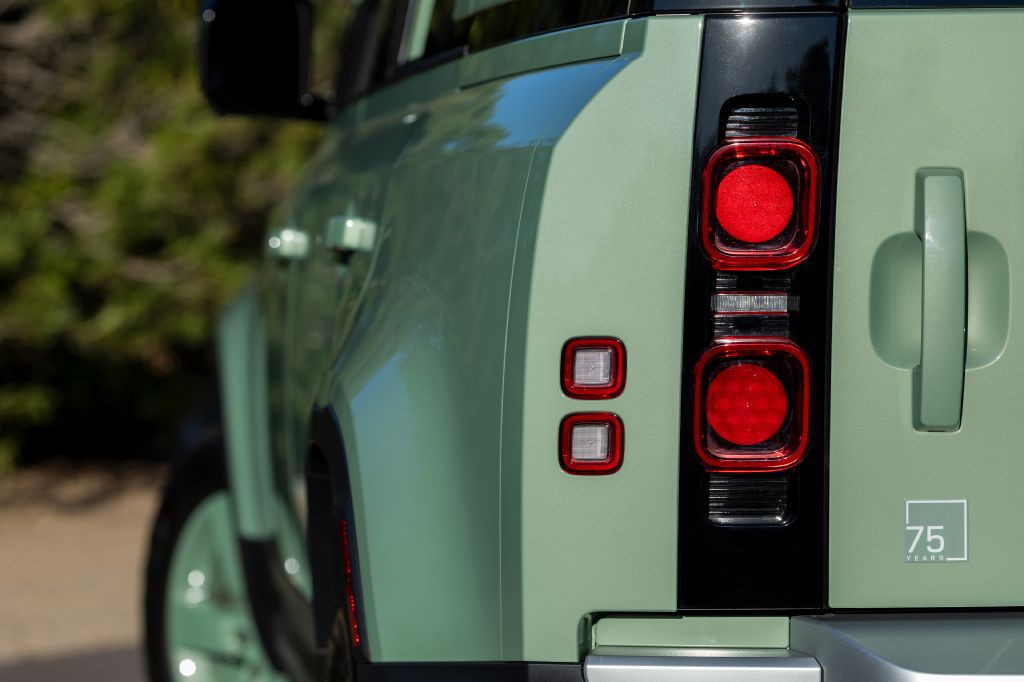2023 Land Rover Defender Image 136