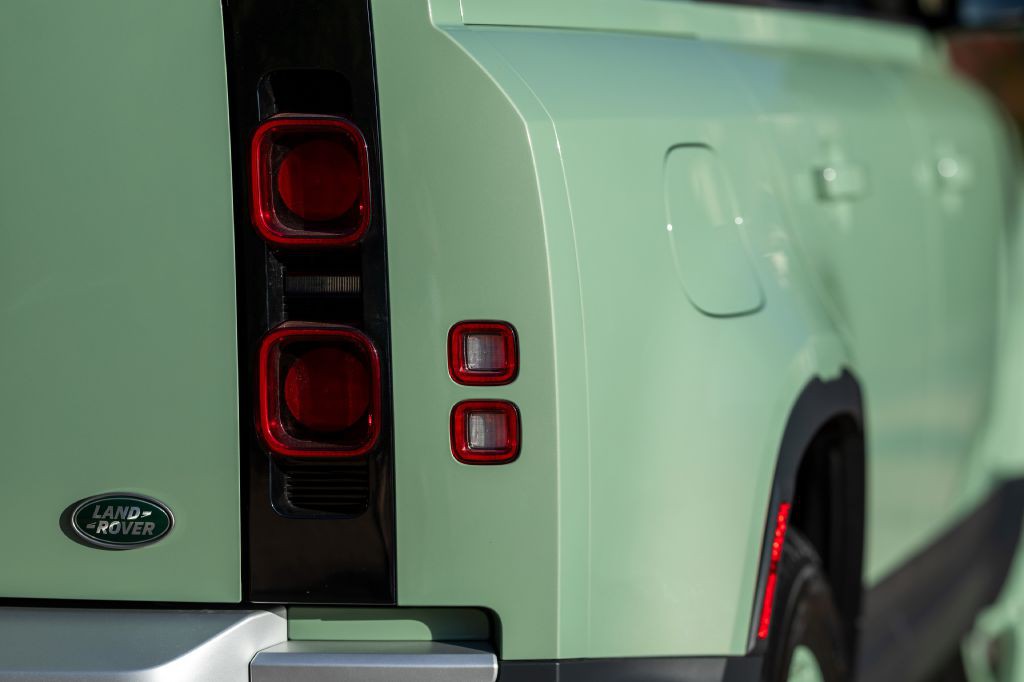 2023 Land Rover Defender Image 140