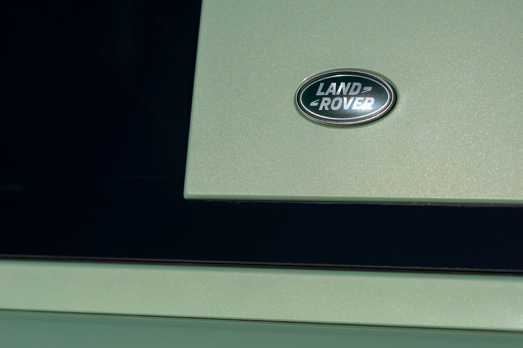 2023 Land Rover Defender Image 144