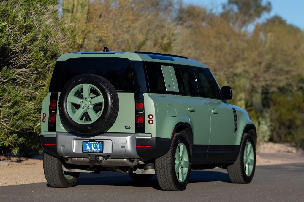 2023 Land Rover Defender Image 155