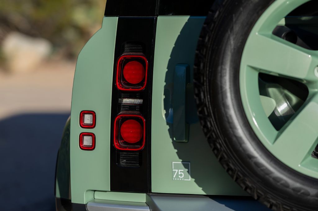 2023 Land Rover Defender Image 157
