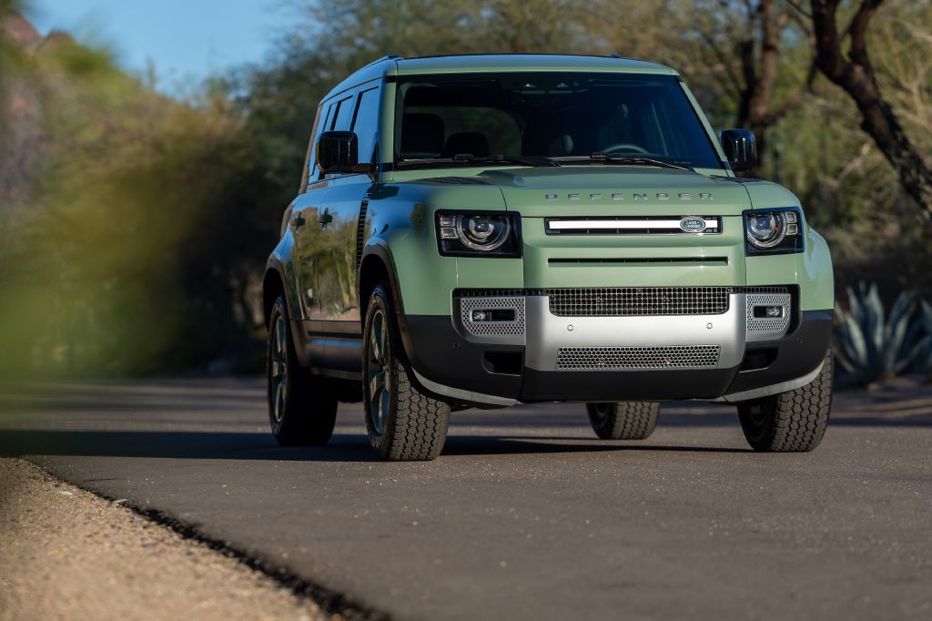 2023 Land Rover Defender Image 159