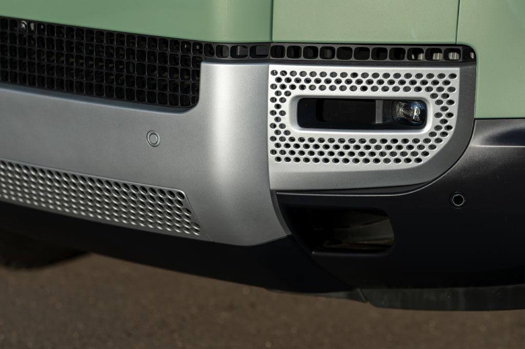 2023 Land Rover Defender Image 162