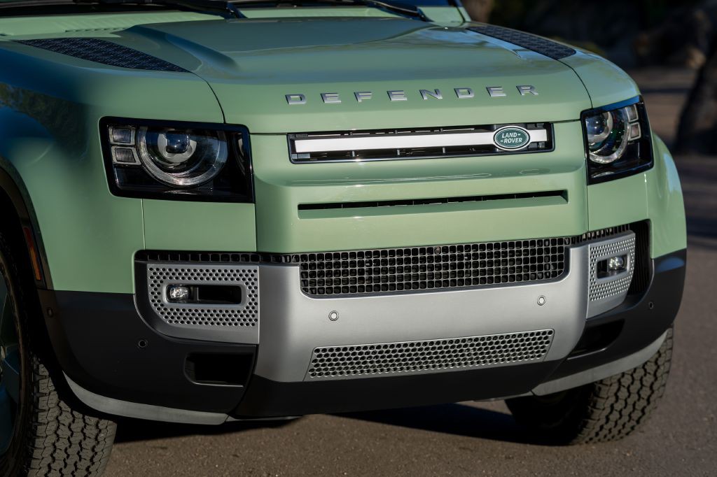 2023 Land Rover Defender Image 165