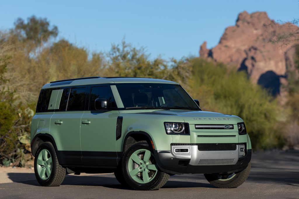 2023 Land Rover Defender Image 171