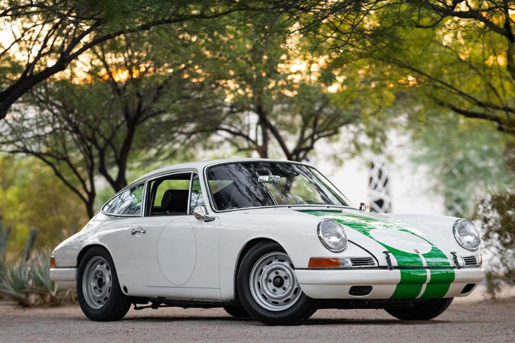 1965 Porsche 911 Image 1