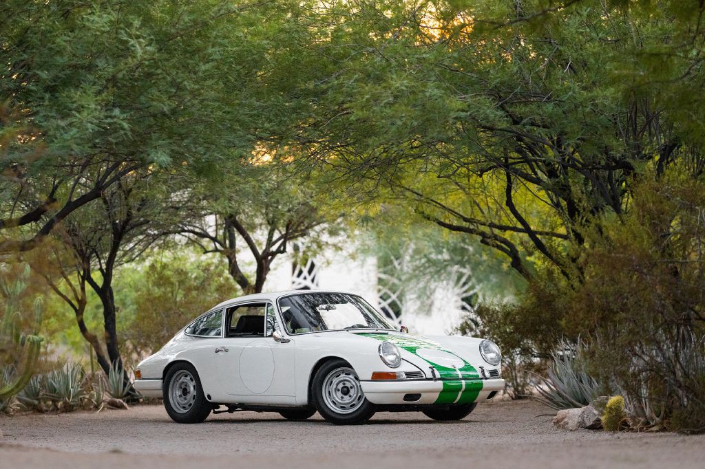 1965 Porsche 911 Image 2