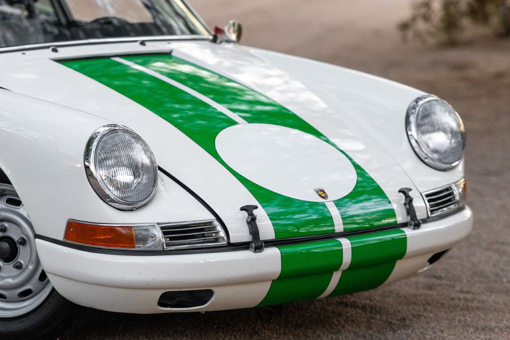 1965 Porsche 911 Image 3