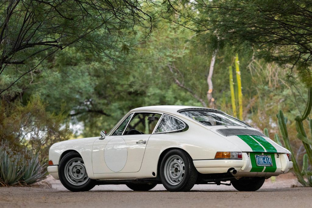 1965 Porsche 911 Image 6