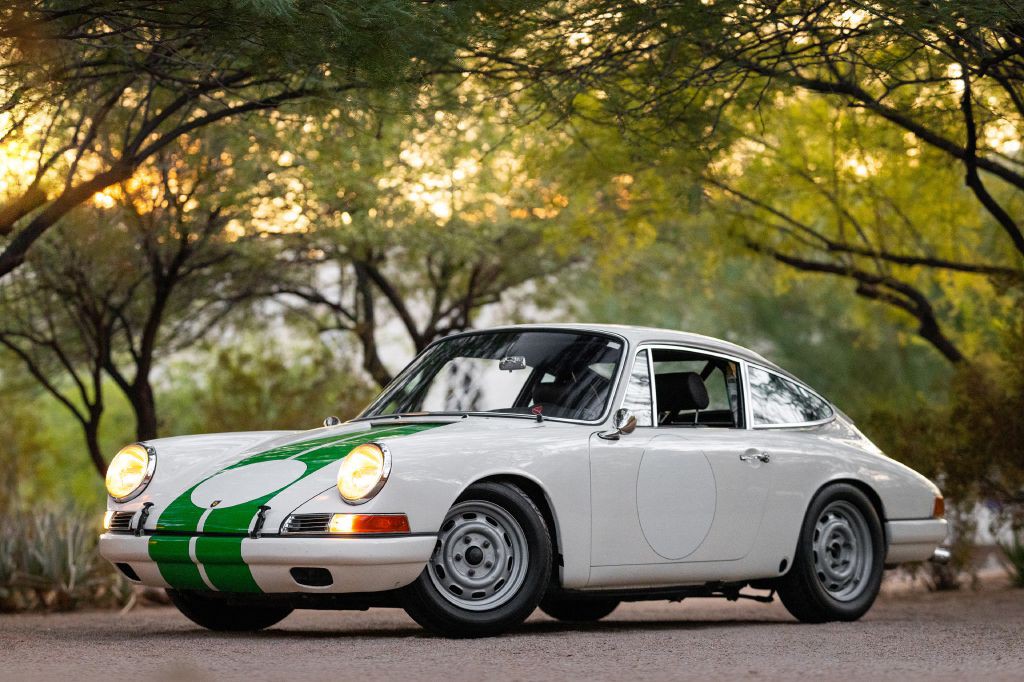 1965 Porsche 911 Image 11