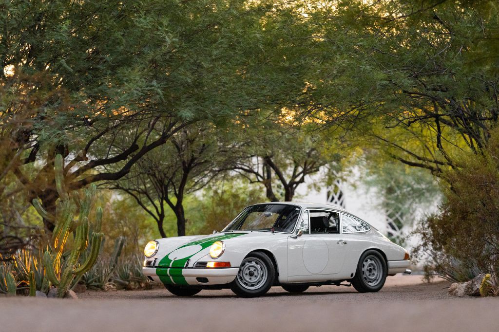 1965 Porsche 911 Image 12