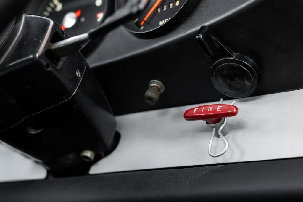 1965 Porsche 911 Image 37