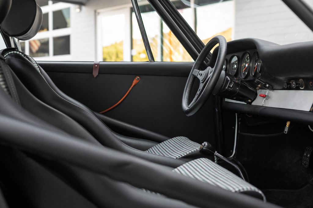 1965 Porsche 911 Image 43