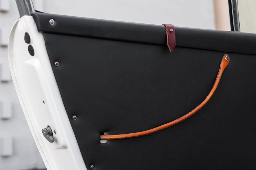 1965 Porsche 911 Image 61