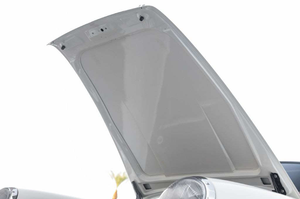 1965 Porsche 911 Image 88