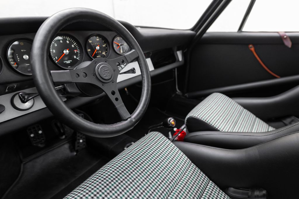 1965 Porsche 911 Image 127