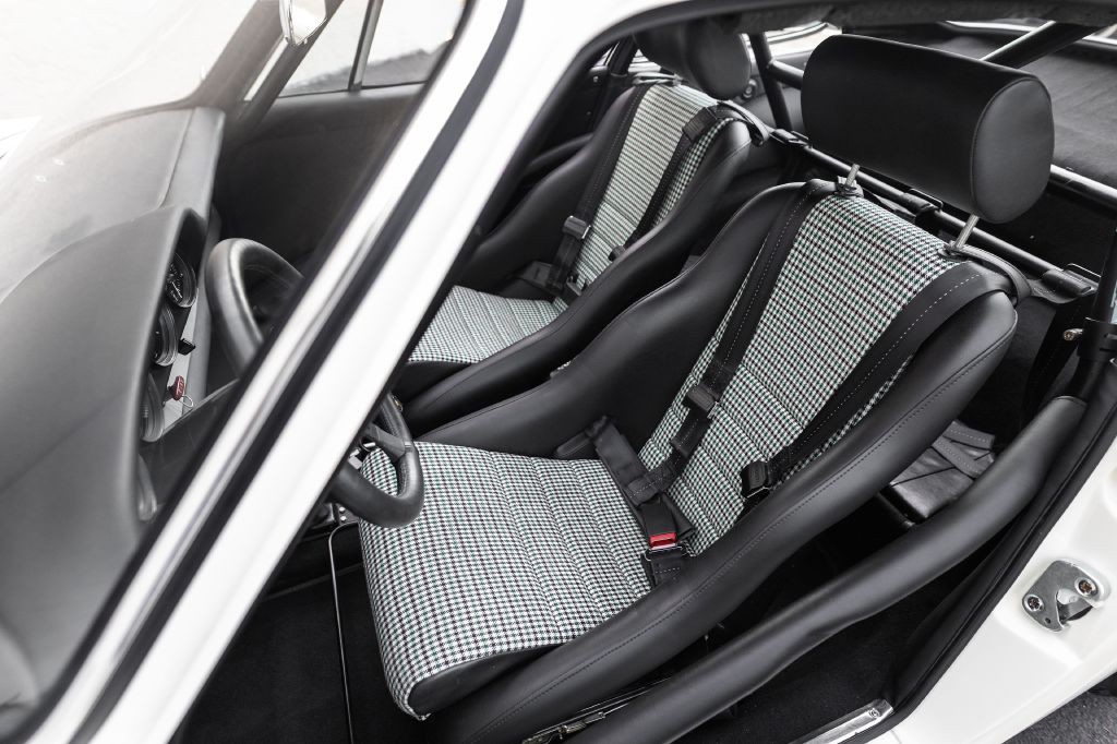 1965 Porsche 911 Image 134