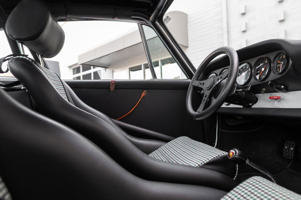 1965 Porsche 911 Image 140