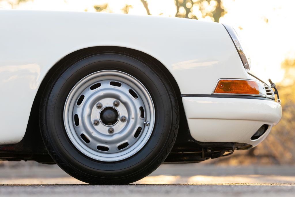 1965 Porsche 911 Image 154