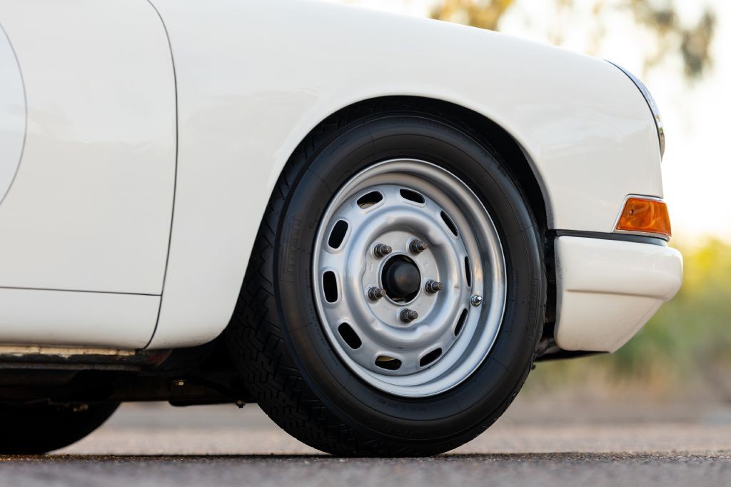 1965 Porsche 911 Image 156