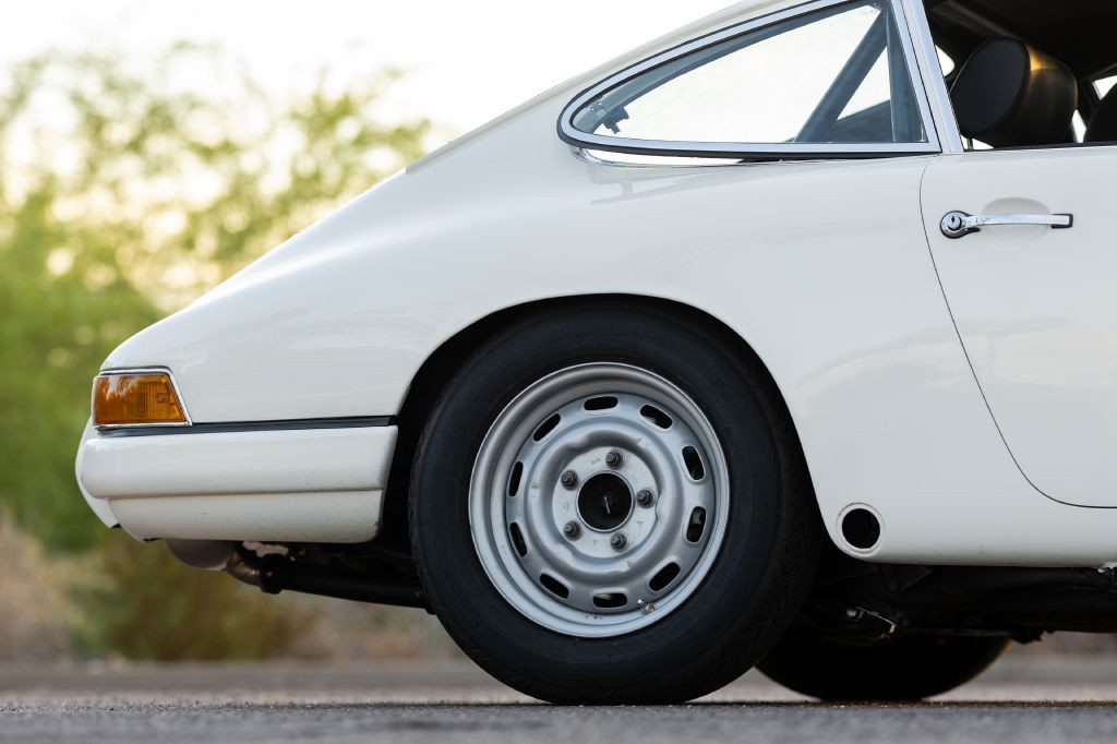 1965 Porsche 911 Image 166