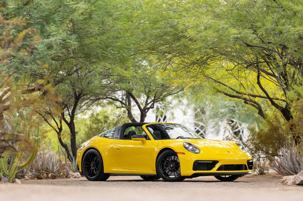 2024 Porsche 911 Image 2